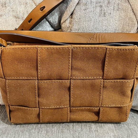 Lucky Brand Anae Mini Crossbody Bag - Picture 2 of 8